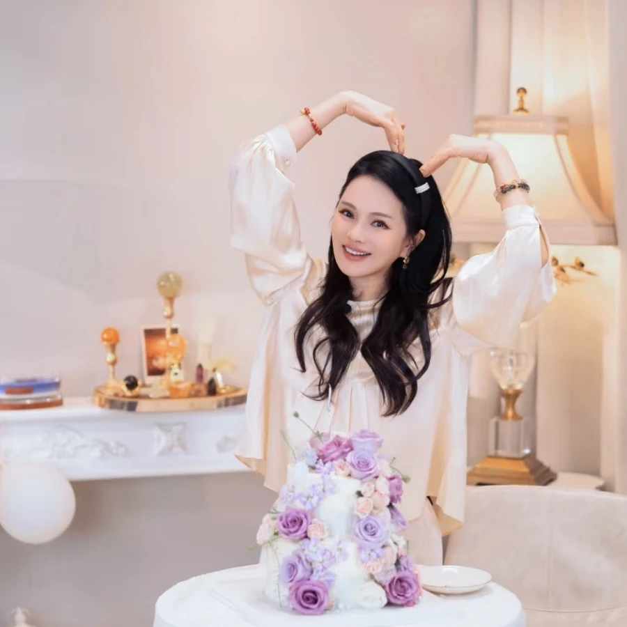 Nhan sắc mặt mộc tuổi 57 của Y Năng Tịnh gây bão! Giảm liền 5kg, dân mạng khen ngợi: 