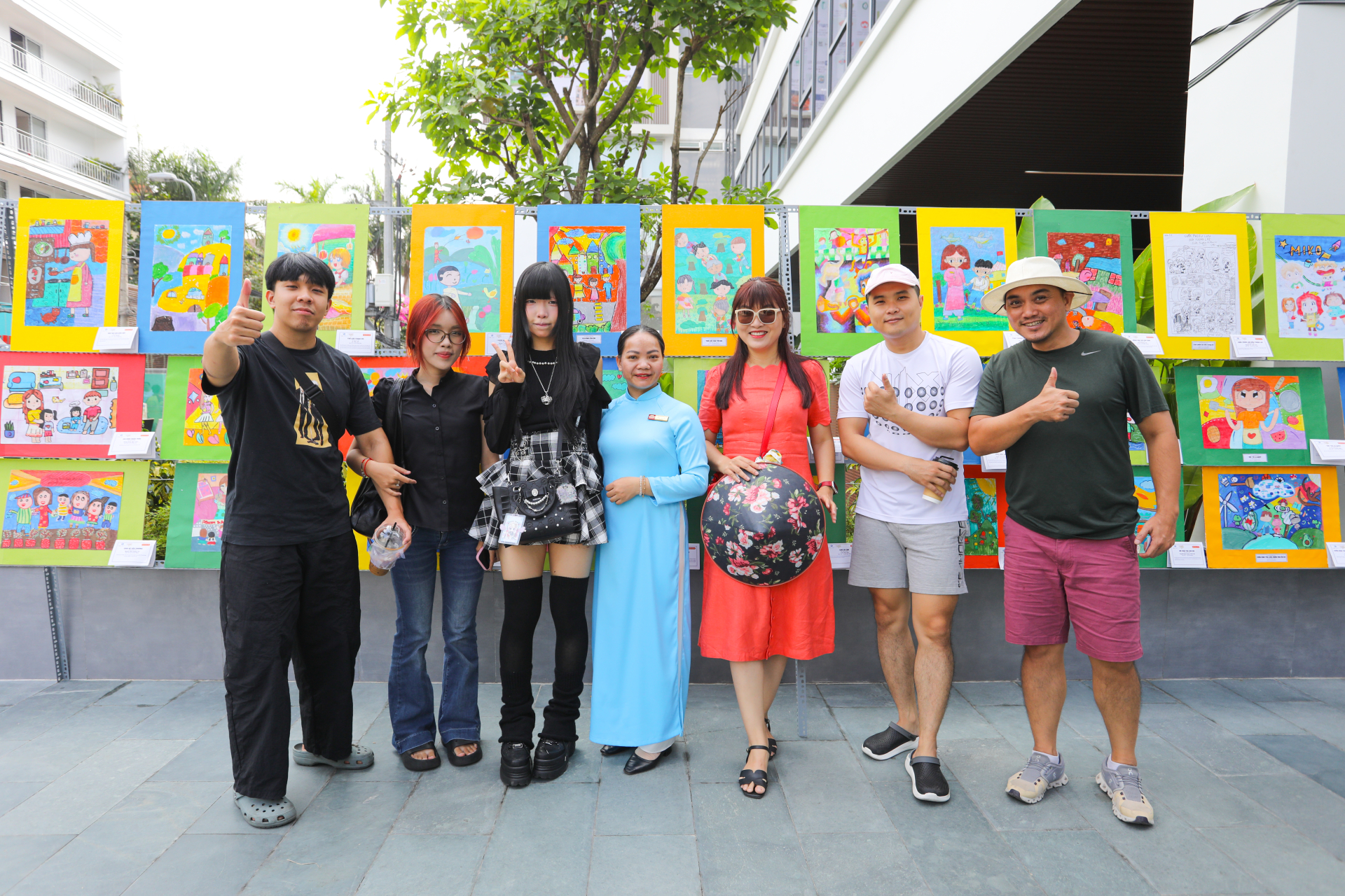 Triển lãm mỹ thuật đặc biệt quy tụ hàng trăm tác phẩm xuất sắc của học sinh từ bậc Tiểu học đến Trung học