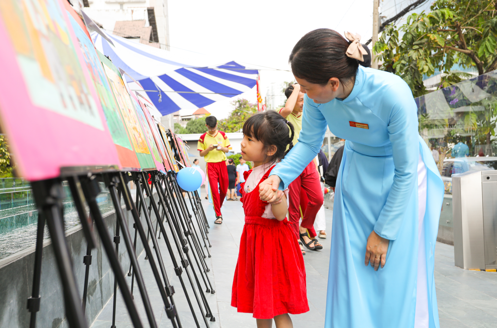 Triển lãm mỹ thuật đặc biệt quy tụ hàng trăm tác phẩm xuất sắc của học sinh từ bậc Tiểu học đến Trung học