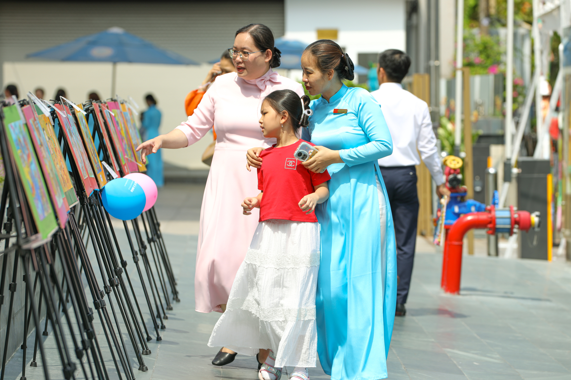 Triển lãm mỹ thuật đặc biệt quy tụ hàng trăm tác phẩm xuất sắc của học sinh từ bậc Tiểu học đến Trung học