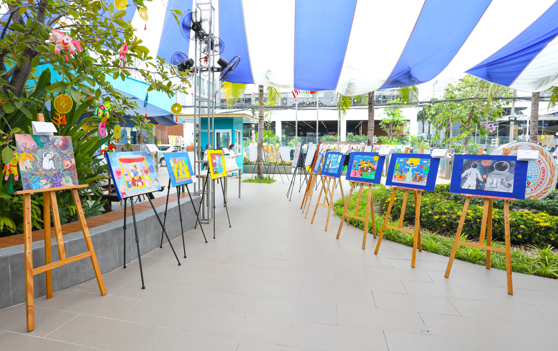 Triển lãm mỹ thuật đặc biệt quy tụ hàng trăm tác phẩm xuất sắc của học sinh từ bậc Tiểu học đến Trung học