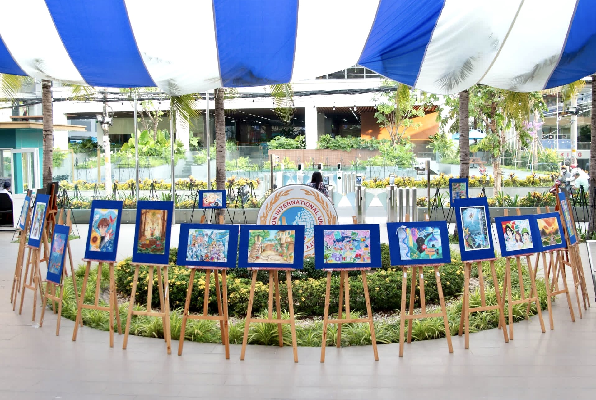 Triển lãm mỹ thuật đặc biệt quy tụ hàng trăm tác phẩm xuất sắc của học sinh từ bậc Tiểu học đến Trung học