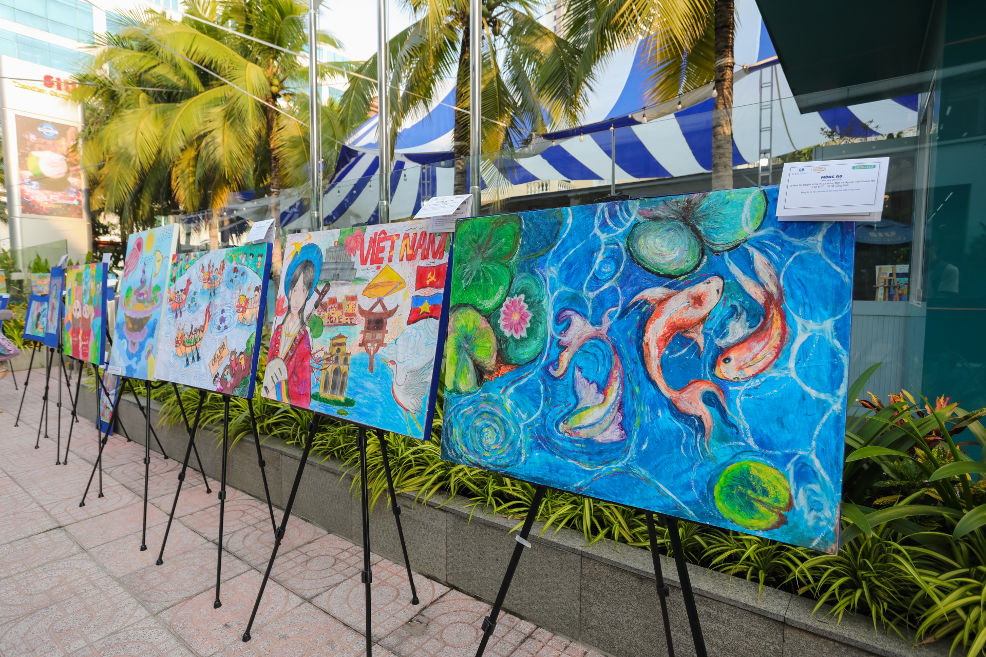 Triển lãm mỹ thuật đặc biệt quy tụ hàng trăm tác phẩm xuất sắc của học sinh từ bậc Tiểu học đến Trung học