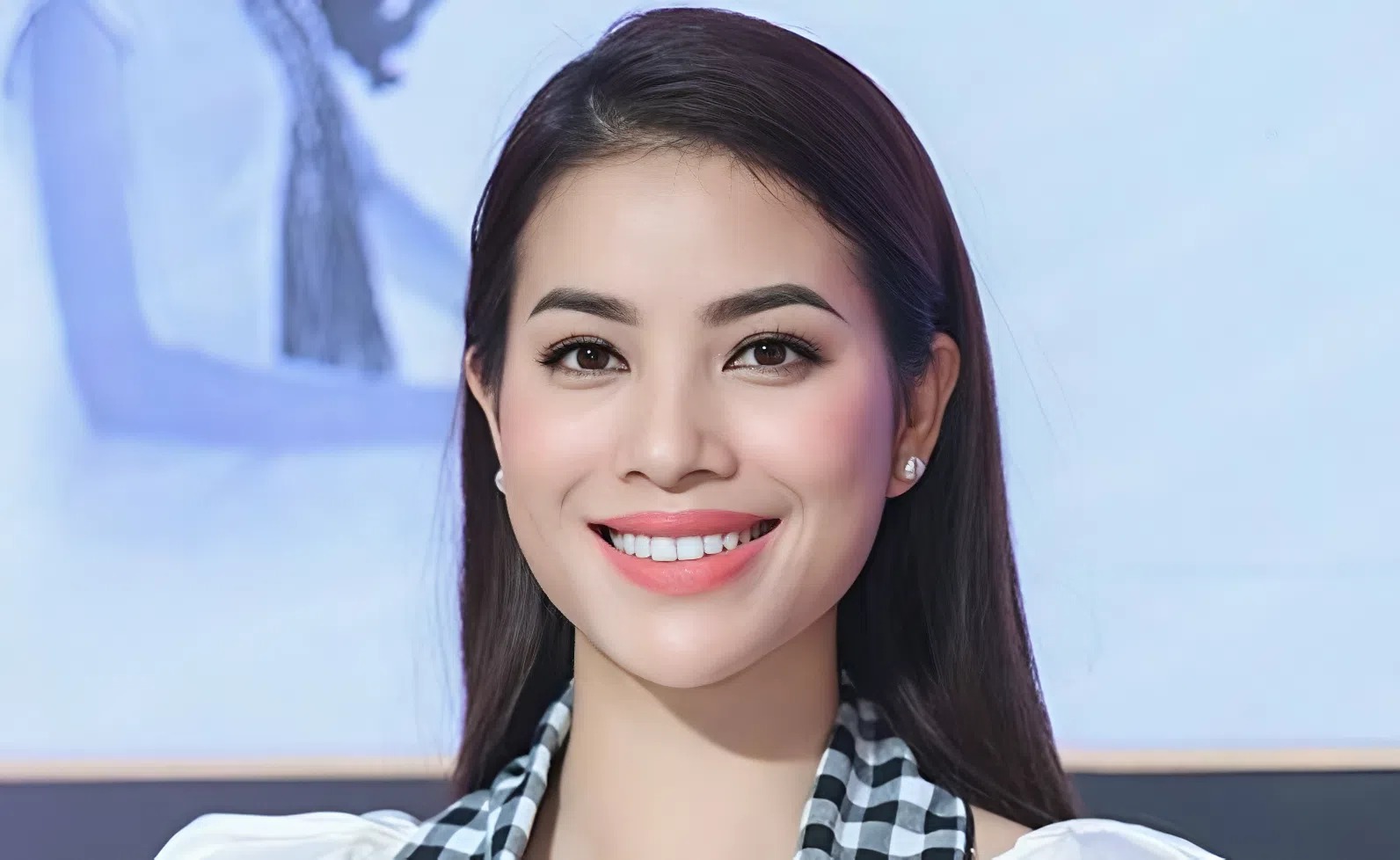 Hoa hậu Phạm Hương