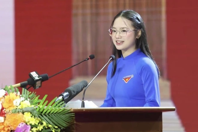 Bùi Hà Vy, học sinh lớp 11 chuyên Văn, Trường THPT Chuyên Hà Tĩnh