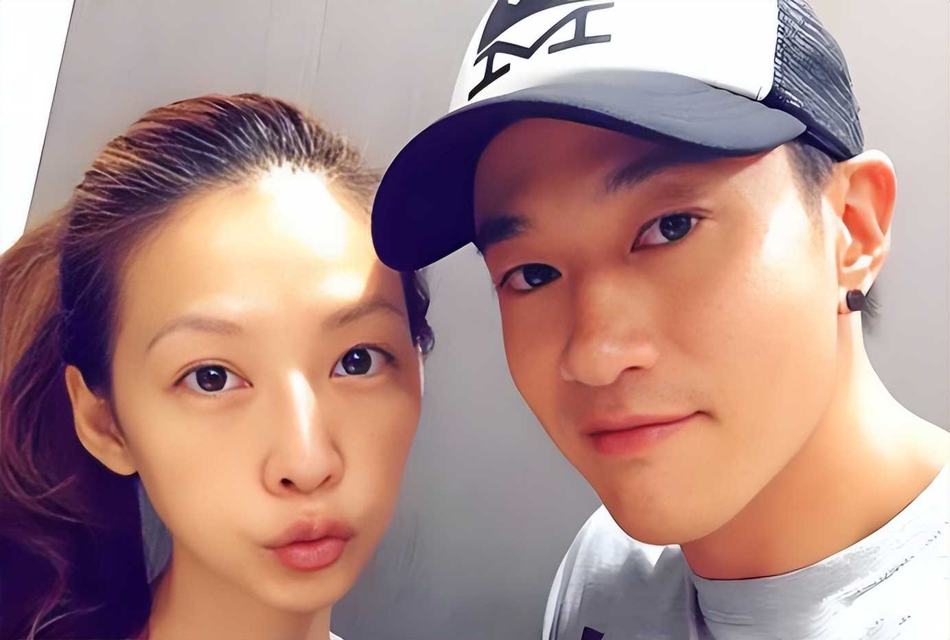 Nhìn cách Hà Nhuận Đông bùng nổ ở tuổi ngũ tuần, mới hiểu người vợ 