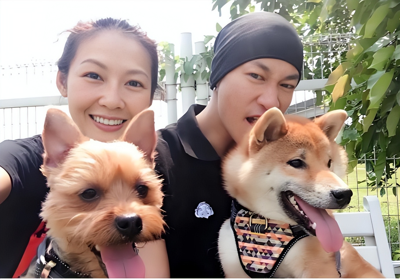 Nhìn cách Hà Nhuận Đông bùng nổ ở tuổi ngũ tuần, mới hiểu người vợ 