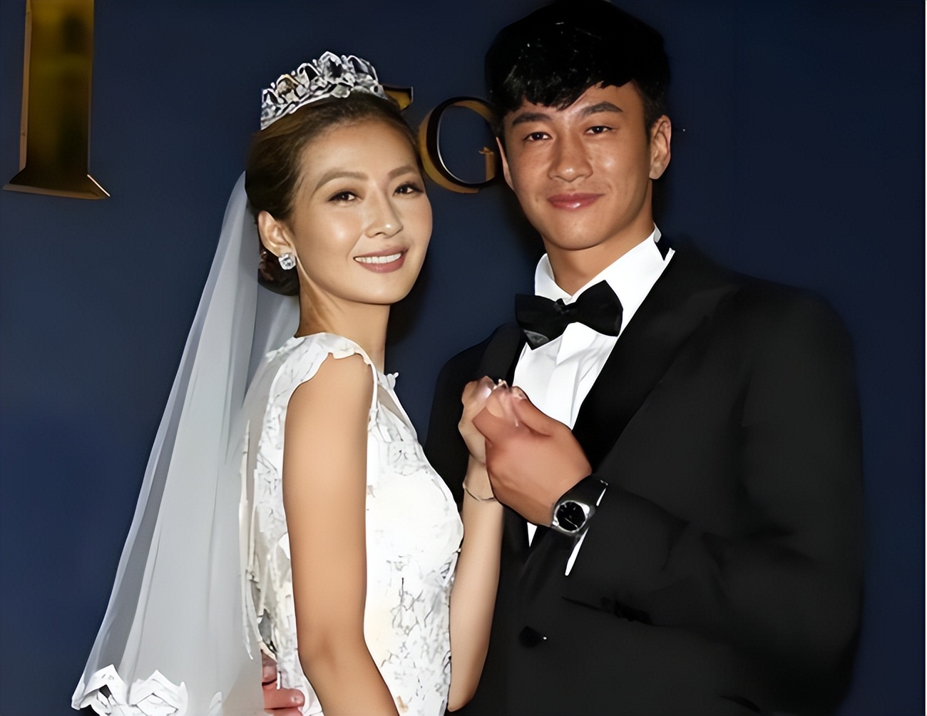 Nhìn cách Hà Nhuận Đông bùng nổ ở tuổi ngũ tuần, mới hiểu người vợ 