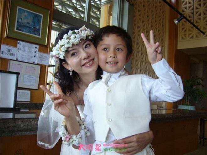 Địch Oanh yêu thương con thái quá, có phương pháp nuôi con kỳ quặc