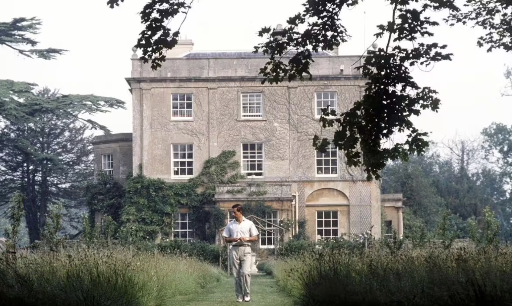 Quy tắc làm vườn kỳ lạ của Vua Charles: Cà rốt phải nhỏ bằng ngón tay út, bí ngô thì tuyệt đối không