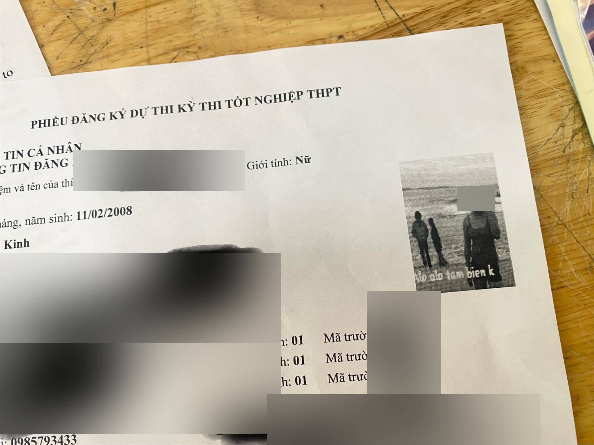 Khoe ảnh đăng ký thi tốt nghiệp, nữ sinh THPT bị cả MXH chê trách: Đừng cợt nhã với tương lai của chính mình!