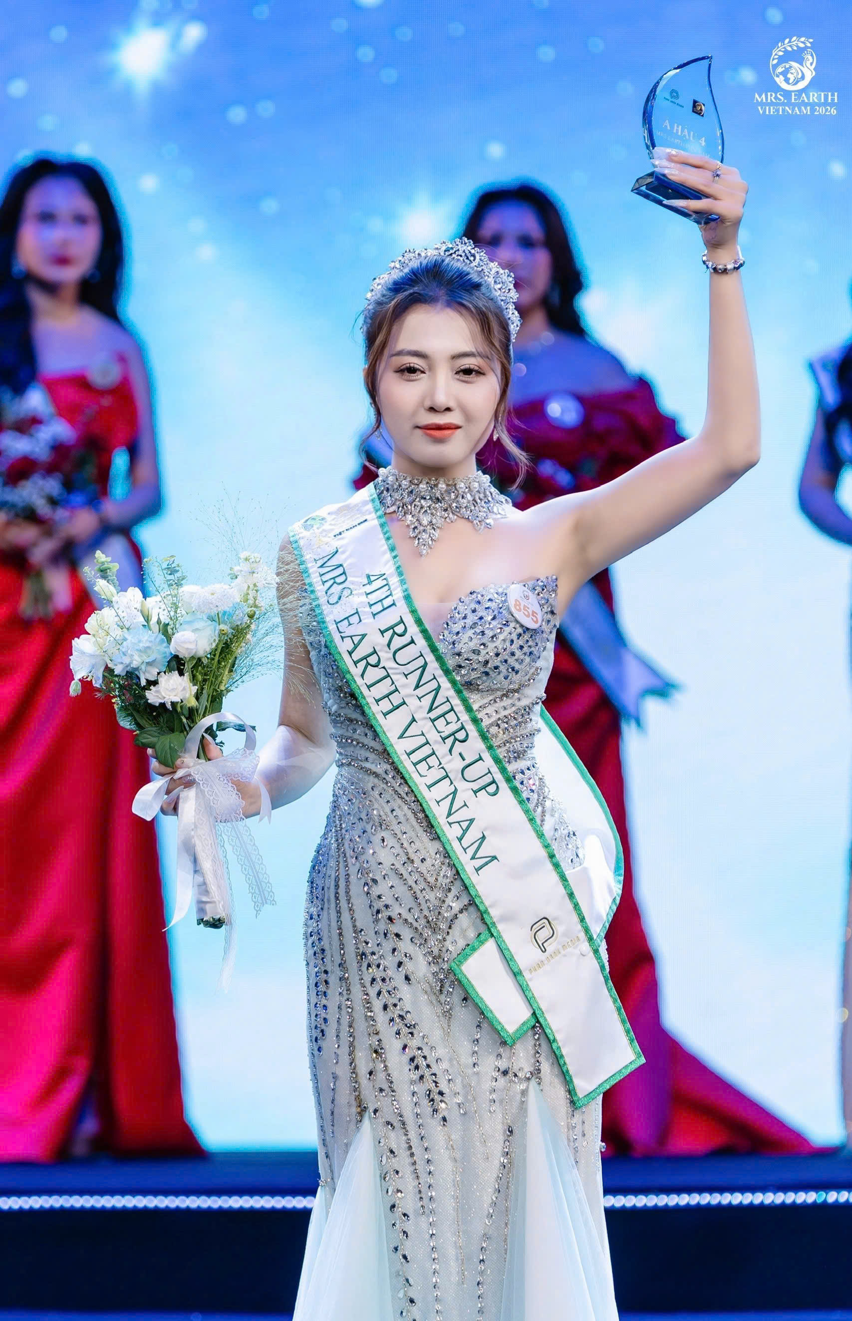 Kim Phương Anh đăng quang Á hậu Mrs Earth Vietnam 2026