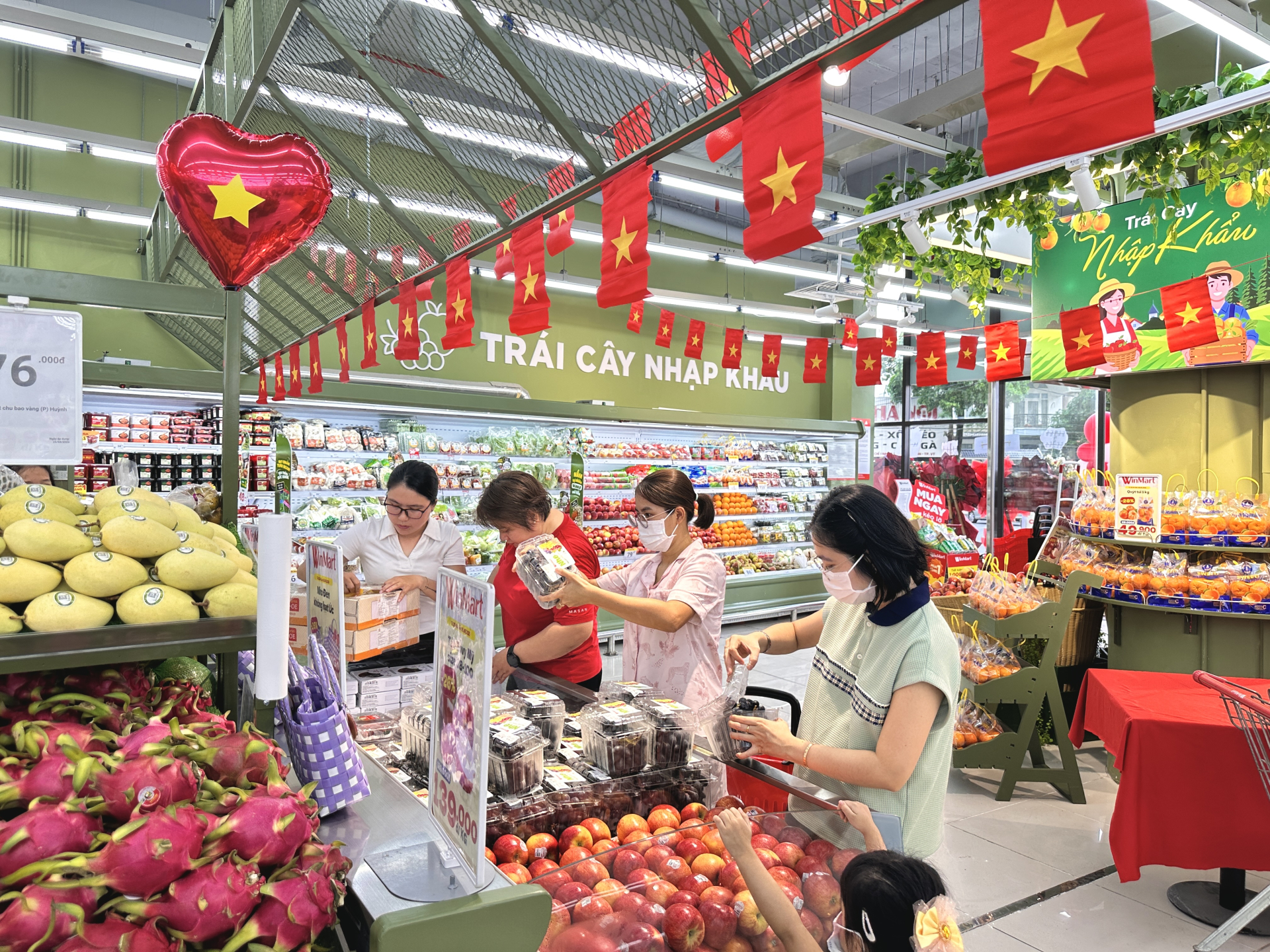 Hàng hóa luôn đảm bảo số lượng là một trong những yếu tố níu giữ khách hàng.