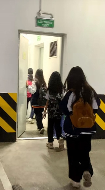 Bức ảnh đang khiến hội phụ huynh Việt Nam cười lăn lộn