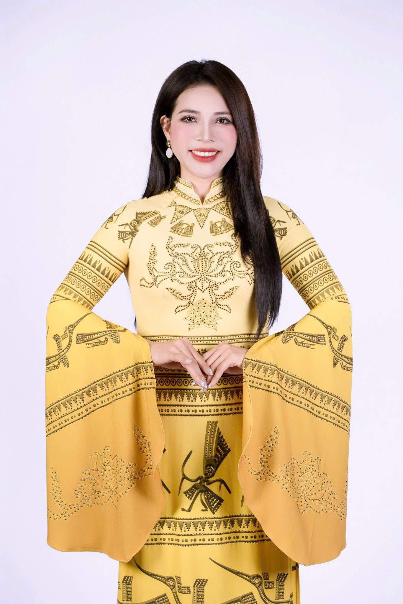 Hồng Mến đăng quang Á hậu Mrs Earth Vietnam 2026