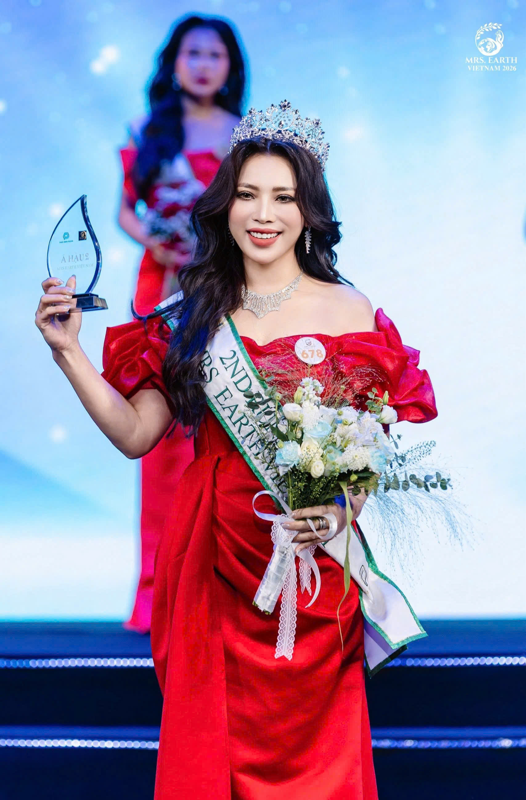 Hồng Mến đăng quang Á hậu Mrs Earth Vietnam 2026