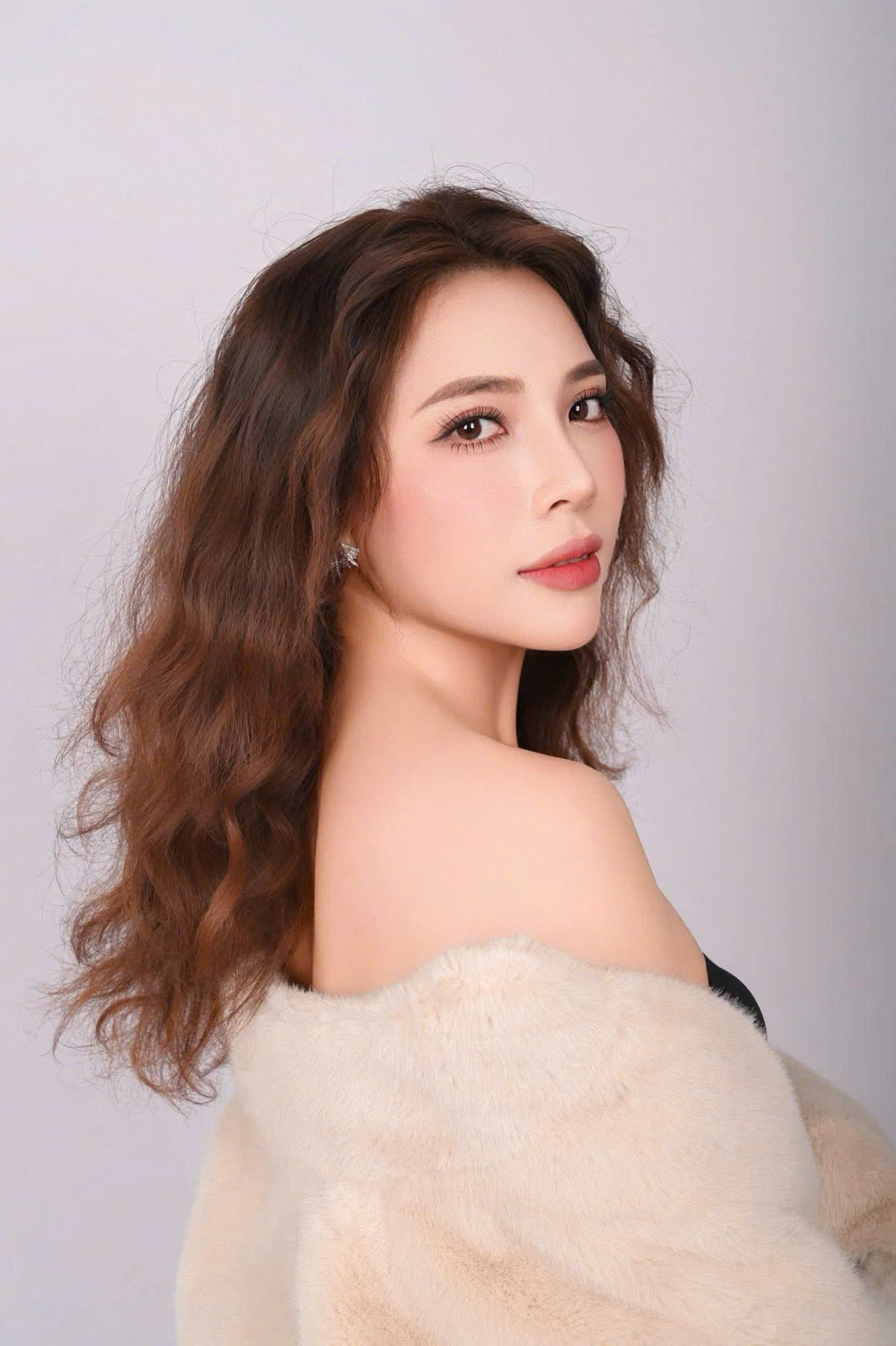 Hồng Mến đăng quang Á hậu Mrs Earth Vietnam 2026