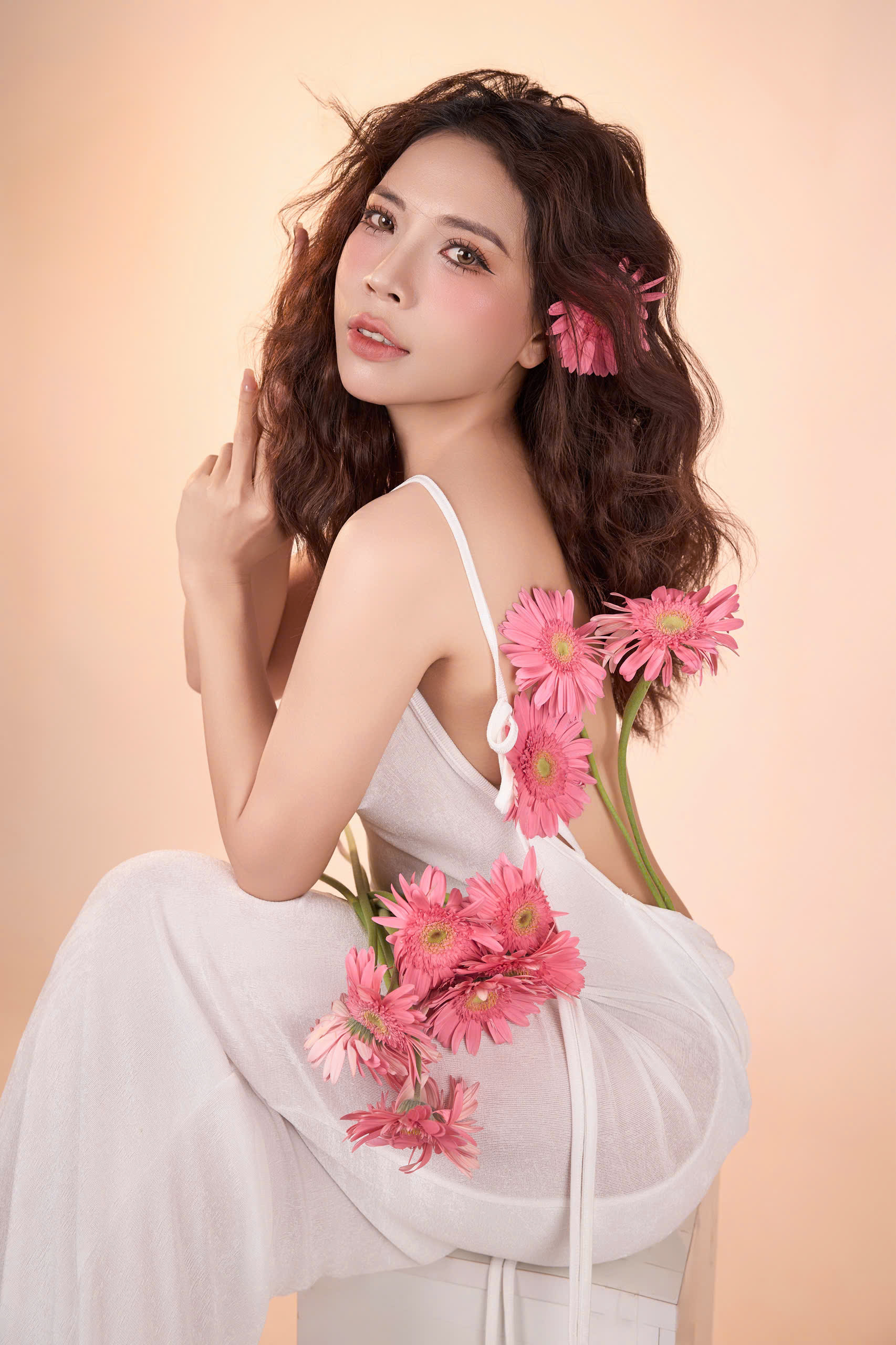 Hồng Mến đăng quang Á hậu Mrs Earth Vietnam 2026