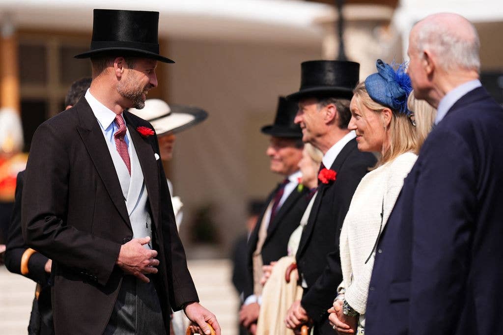Dàn sao hội tụ tiệc hoàng gia, vợ chồng Kate - William rực rỡ vinh danh người tử tế