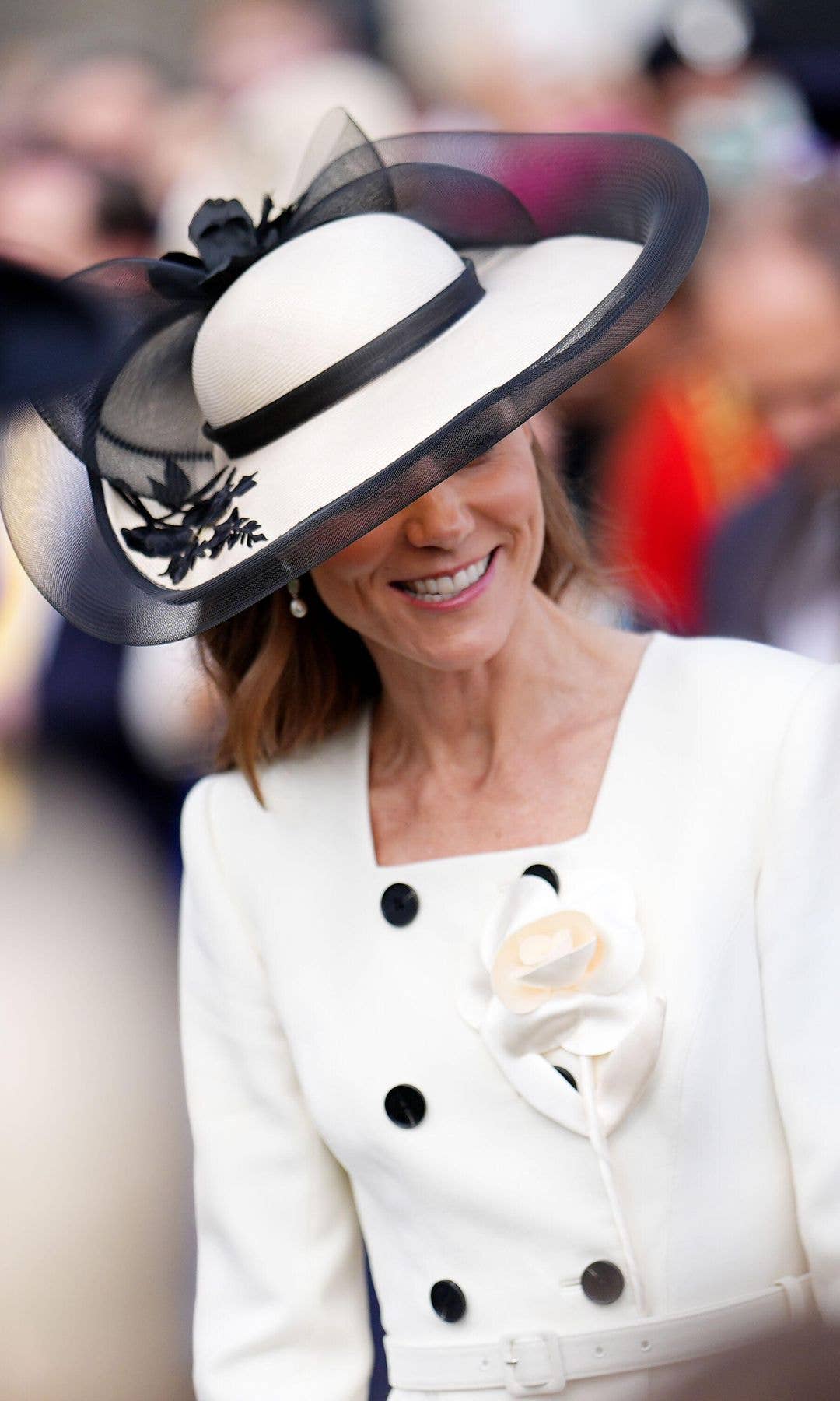 Dàn sao hội tụ tiệc hoàng gia, vợ chồng Kate - William rực rỡ vinh danh người tử tế