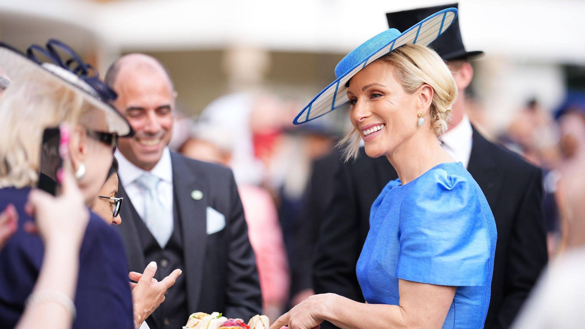 Dàn sao hội tụ tiệc hoàng gia, vợ chồng Kate - William rực rỡ vinh danh người tử tế