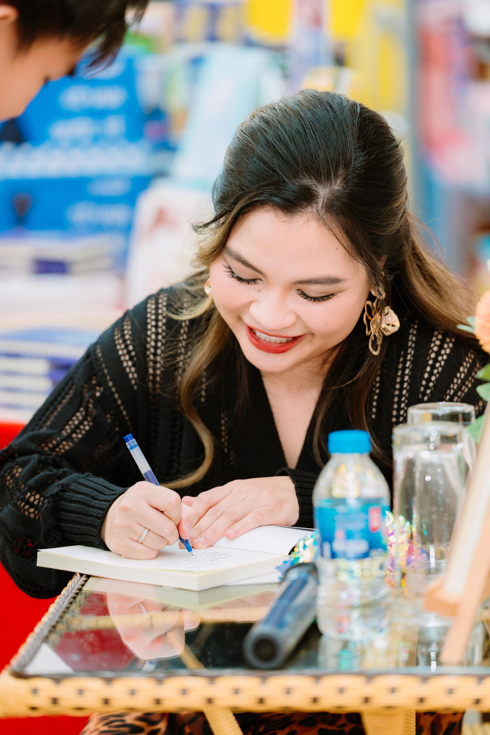 Nhà văn Gari: “Nhiều người phụ nữ trông rất lý trí, thực ra chỉ vì họ không còn cơ hội để được yếu đuối”