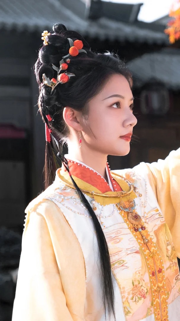 Top 3 chòm sao may mắn ngày 14/5: Đứng thứ nhất gặp quý nhân nâng đỡ, hạng nhì tiền về dồn dập