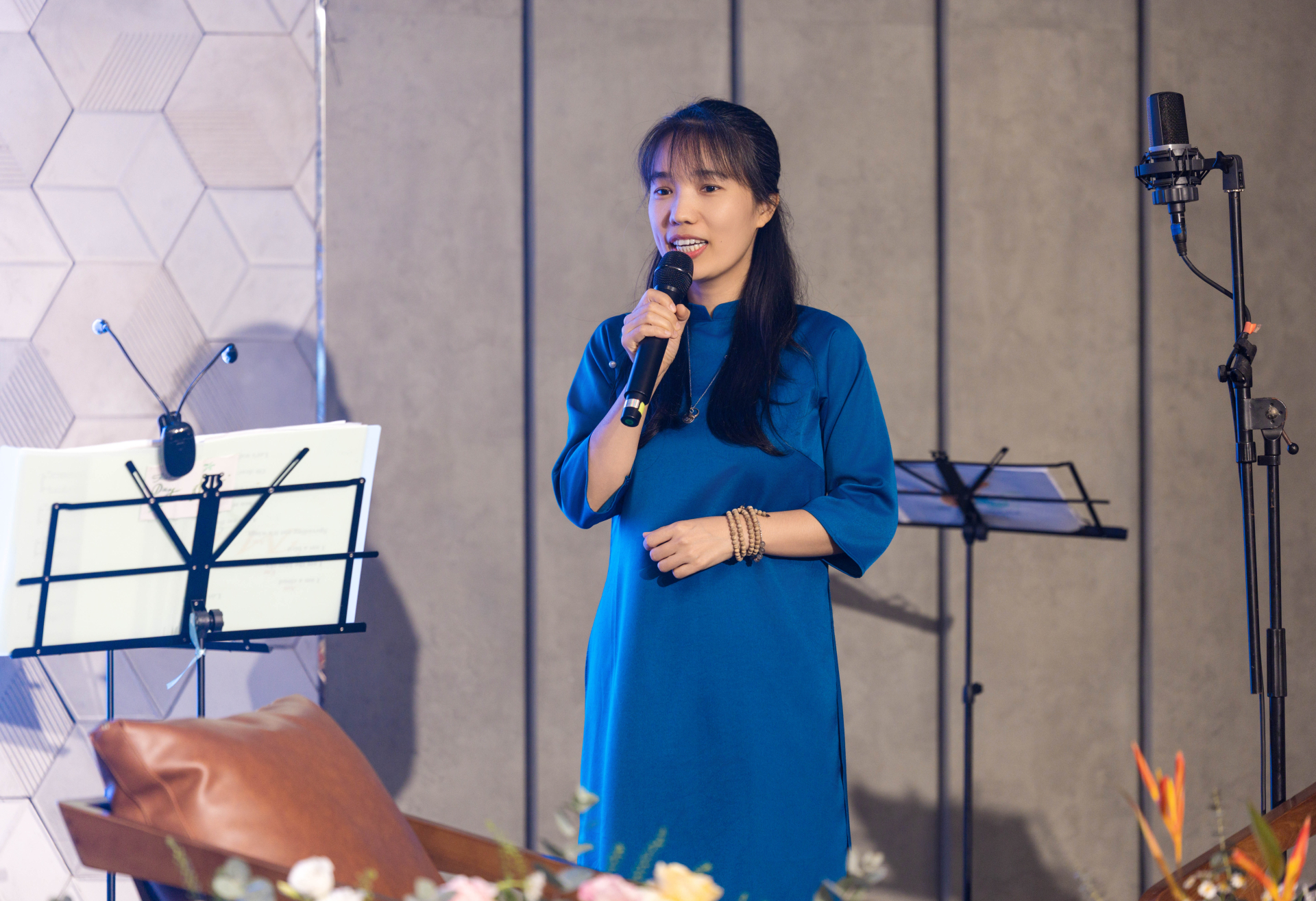 Ca sĩ Hà Ny và giảng viên piano Trúc Vy ra mắt dự án âm nhạc “Nâng Niu Lời Yêu Thương”