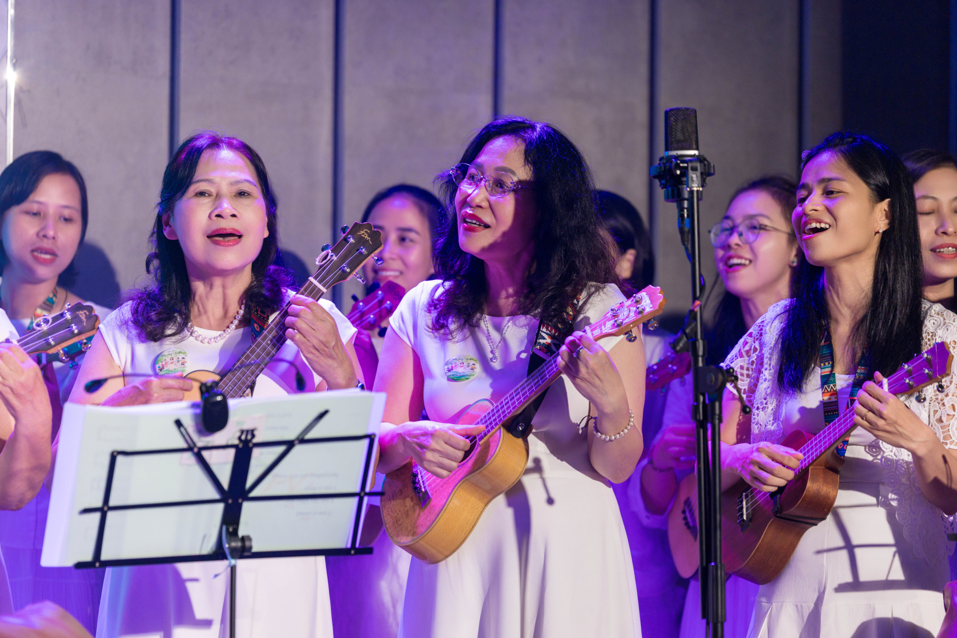 Ca sĩ Hà Ny và giảng viên piano Trúc Vy ra mắt dự án âm nhạc “Nâng Niu Lời Yêu Thương”