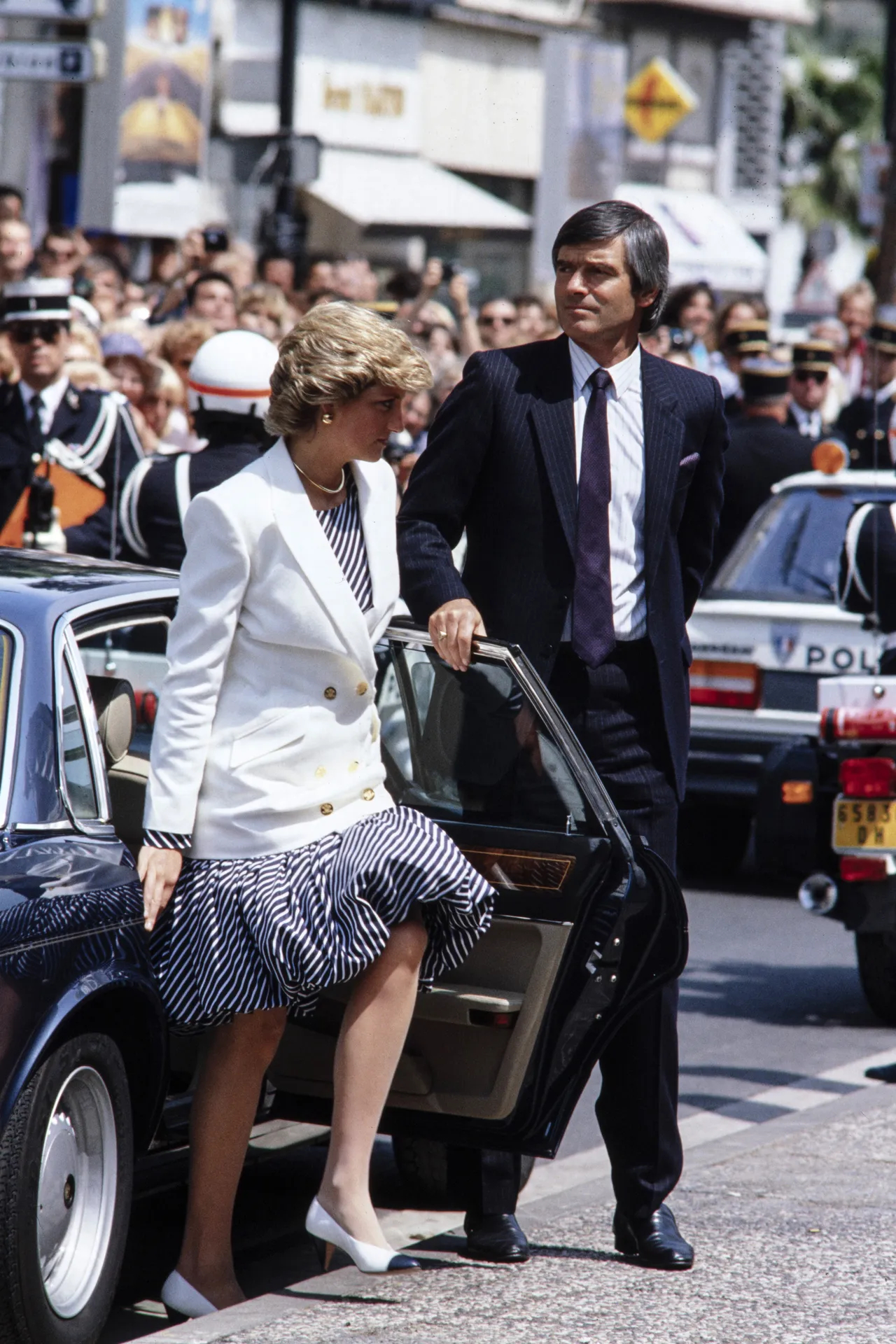 Công nương Diana tại Cannes năm 1987. Ảnh: Pool ARNAL/GARCIA/URLI/Getty Images