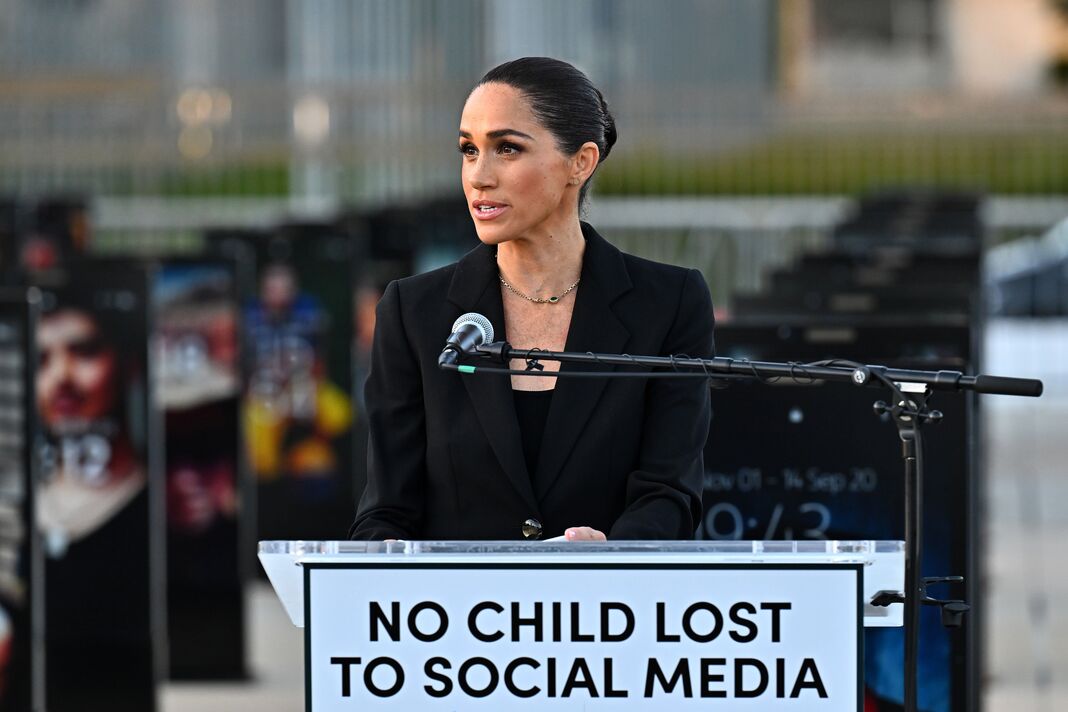 Meghan Markle có bài phát biểu xúc động tại Geneva, nhưng đám đông thưa thớt ngó lơ 