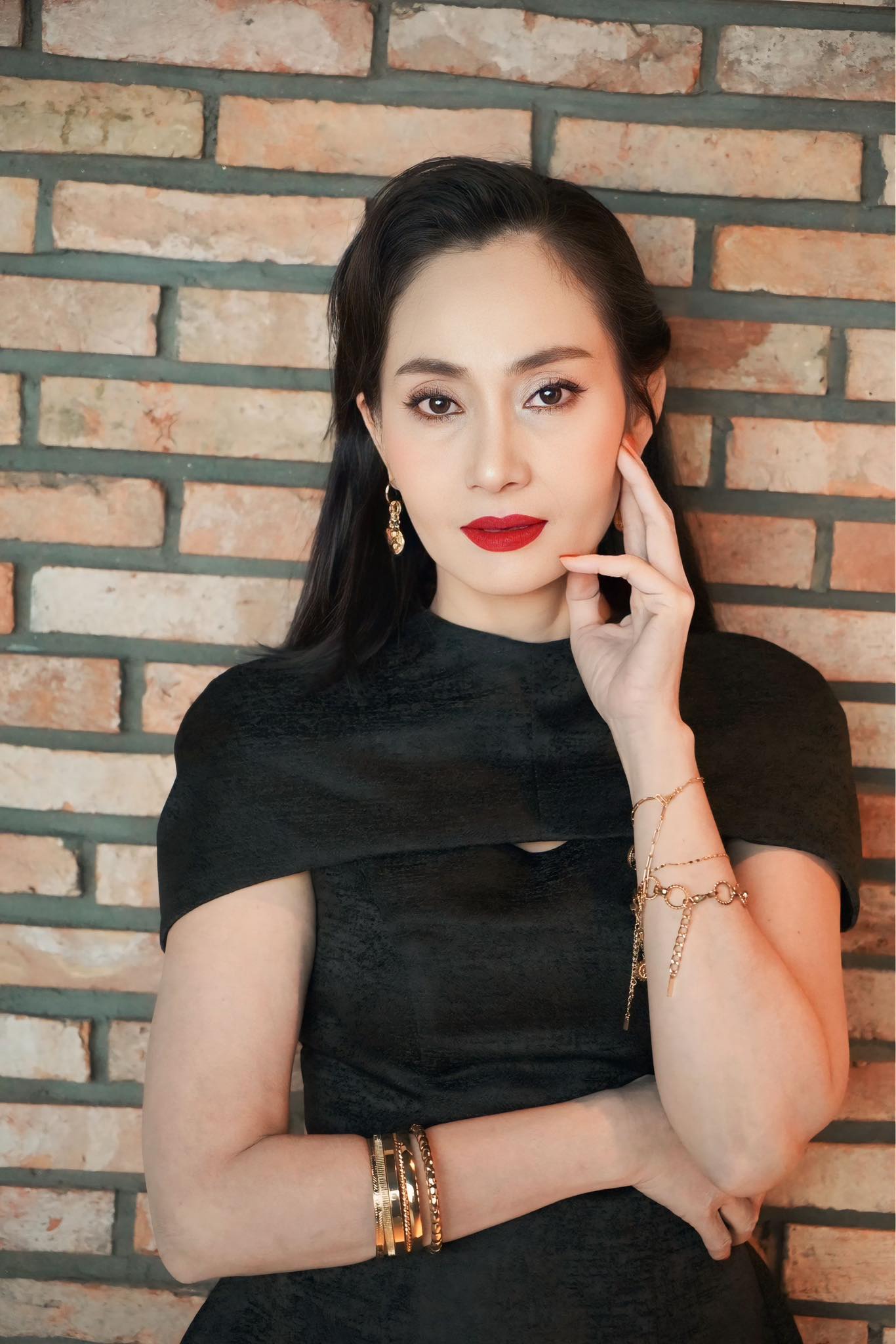 Nữ nghệ sĩ nổi tiếng lên tiếng: Từng chứng kiến người quen hít hơn 10 trái “bóng cười” trong 1 buổi tối