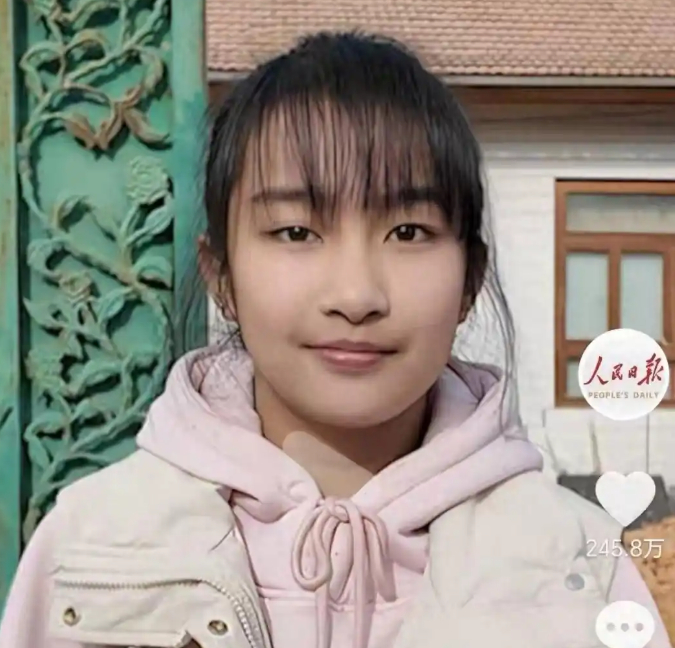 Lý Giai Đình được cả xã hội tuyên dương