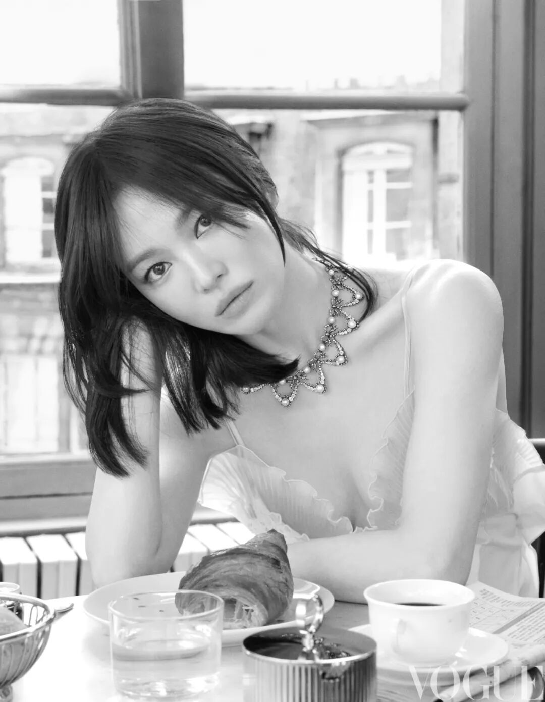 Gần 30 năm bước chân vào làng giải trí, Song Hye Kyo chưa bao giờ biết đến 2 chữ: Hết thời