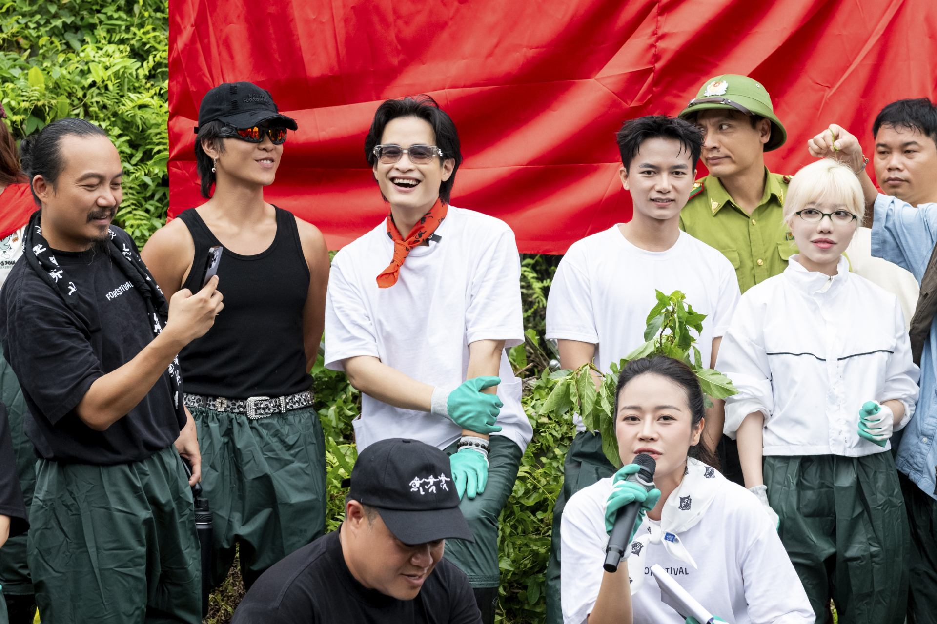 Hà Anh Tuấn, Bùi Công Nam và 1.000 khán giả lội bùn trồng rừng: Khi tấm vé concert trở thành cam kết với thiên nhiên