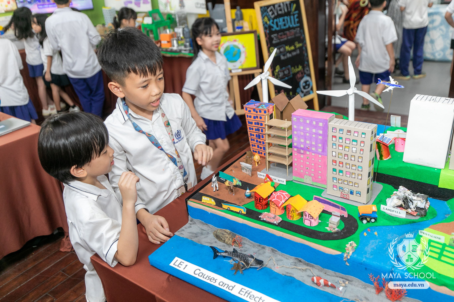 Hành trình khám phá và lý giải các vấn đề toàn cầu của học sinh Tiểu học
