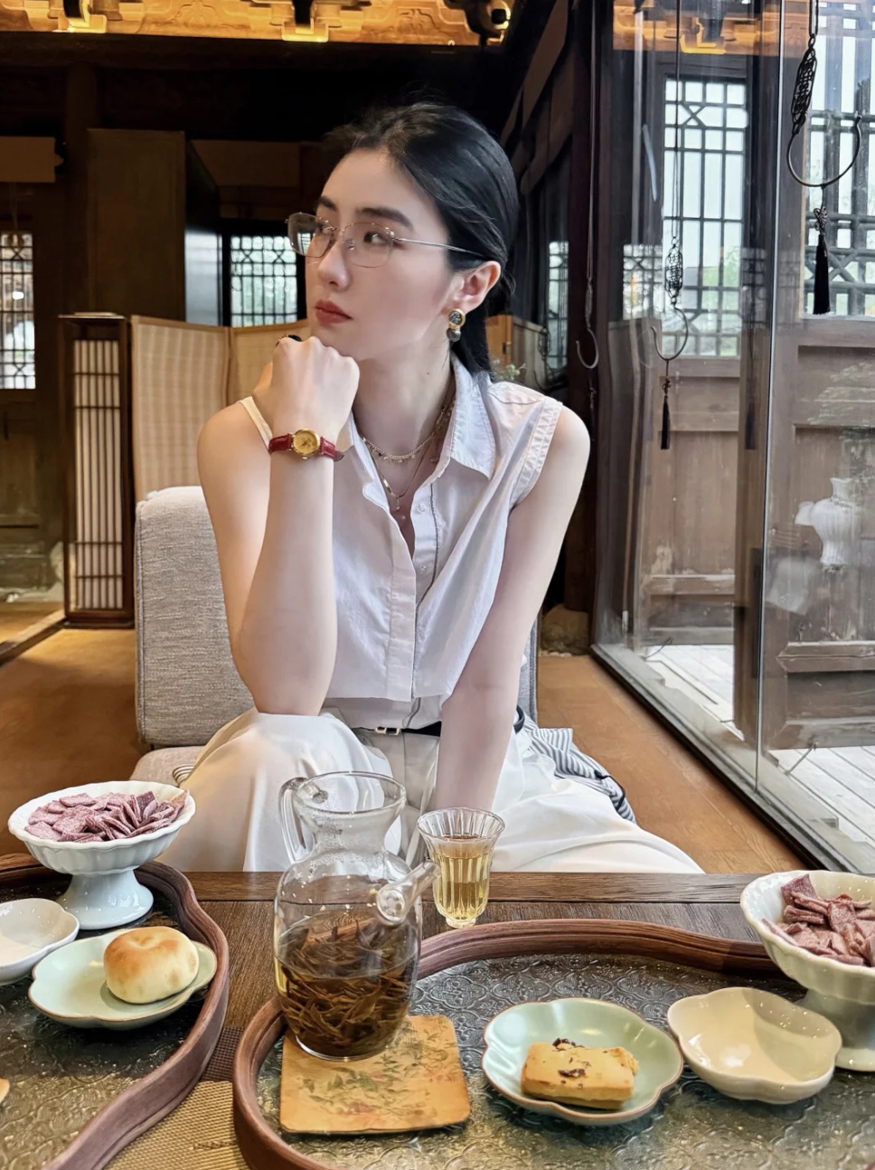 Đồng hồ nên đeo tay trái hay tay phải sẽ may mắn hơn?