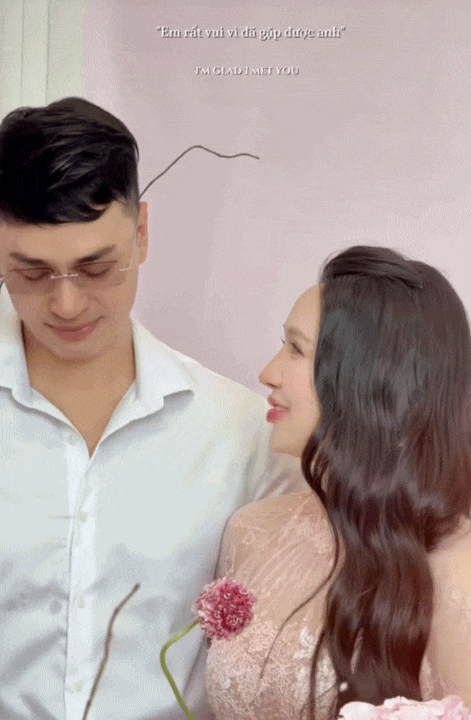 Đằng sau bộ ảnh cưới độc lạ khiến MXH rần rần: Chú rể điển trai dành cả một thập kỷ chờ cái gật đầu của 