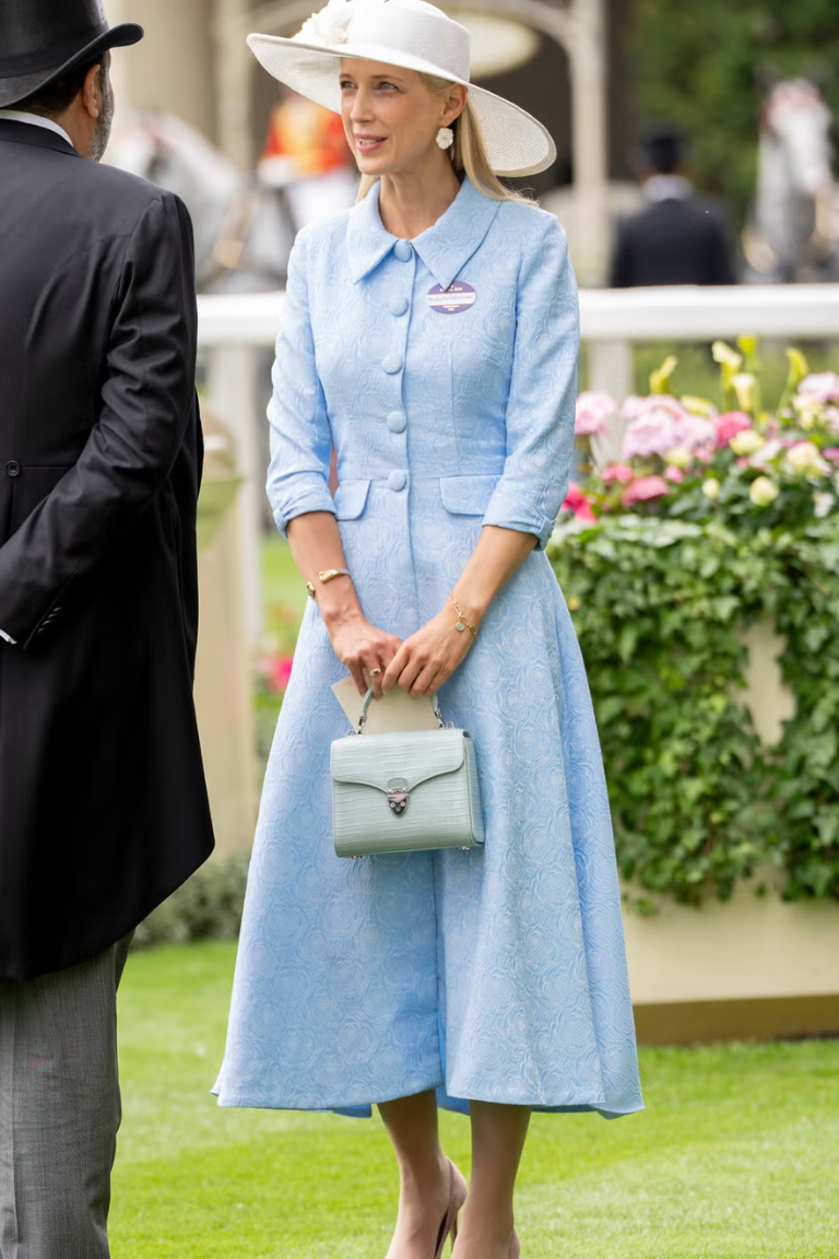 Lady Gabriella Windsor diện đầm xanh pastel tái xuất Royal Ascot: Nét tương đồng thú vị với phong cách của Vương phi Kate