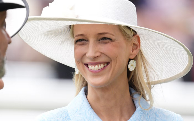 Lady Gabriella Windsor diện đầm xanh pastel tái xuất Royal Ascot: Nét tương đồng thú vị với phong cách của Vương phi Kate