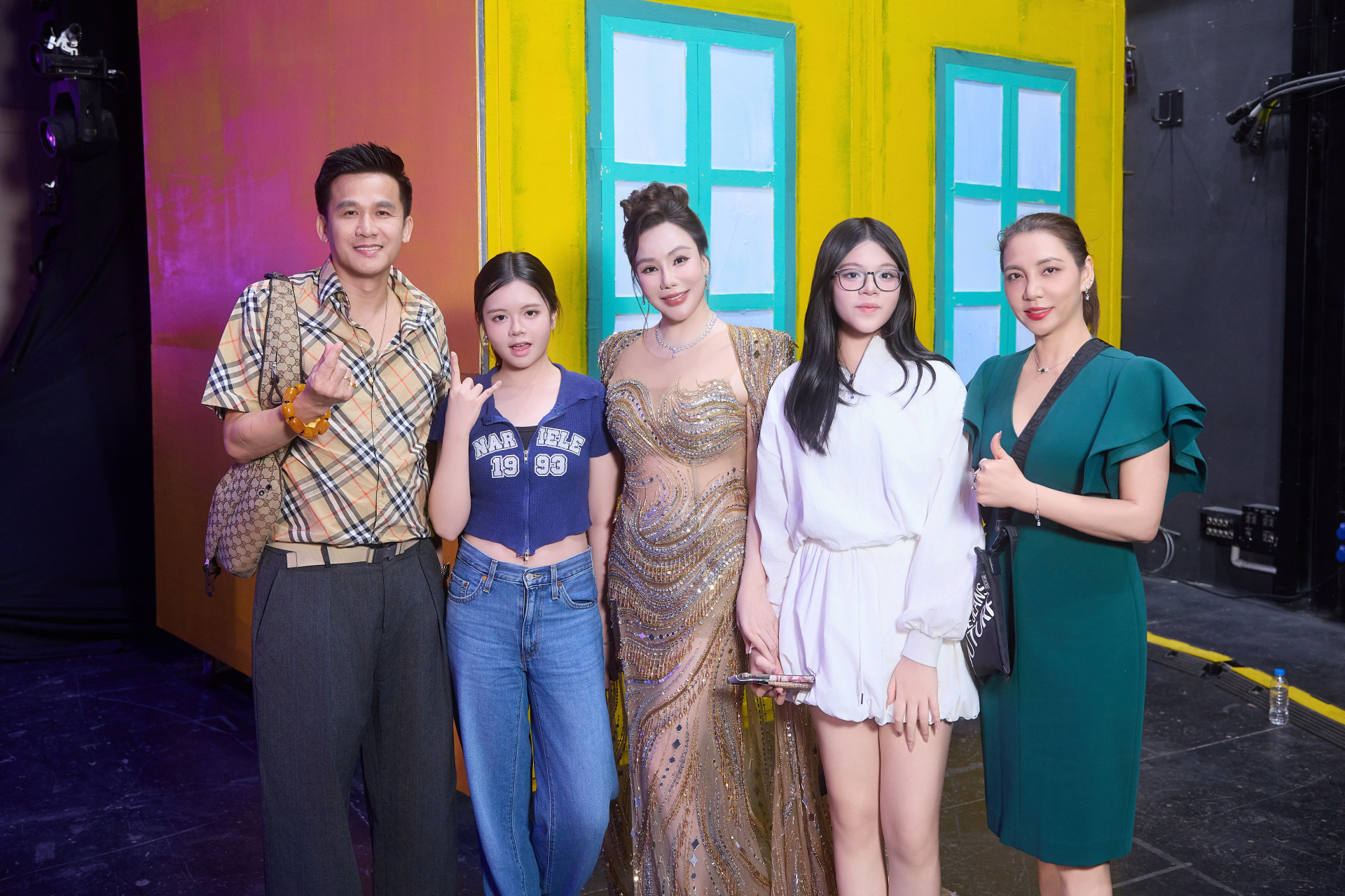 Cuộc sống hôn nhân kín tiếng của Hồ Quỳnh Hương bên cạnh ông xã doanh nhân