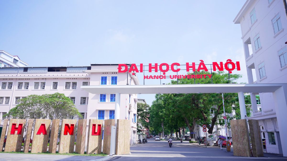 Điểm danh loạt trường đại học đào tạo ngành Ngôn ngữ xịn sò, mở ra cơ hội toàn cầu cho 2k8