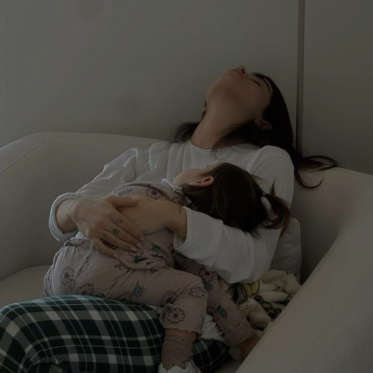 Có khoảnh khắc nào khi nuôi con khiến mẹ sụp đổ không?