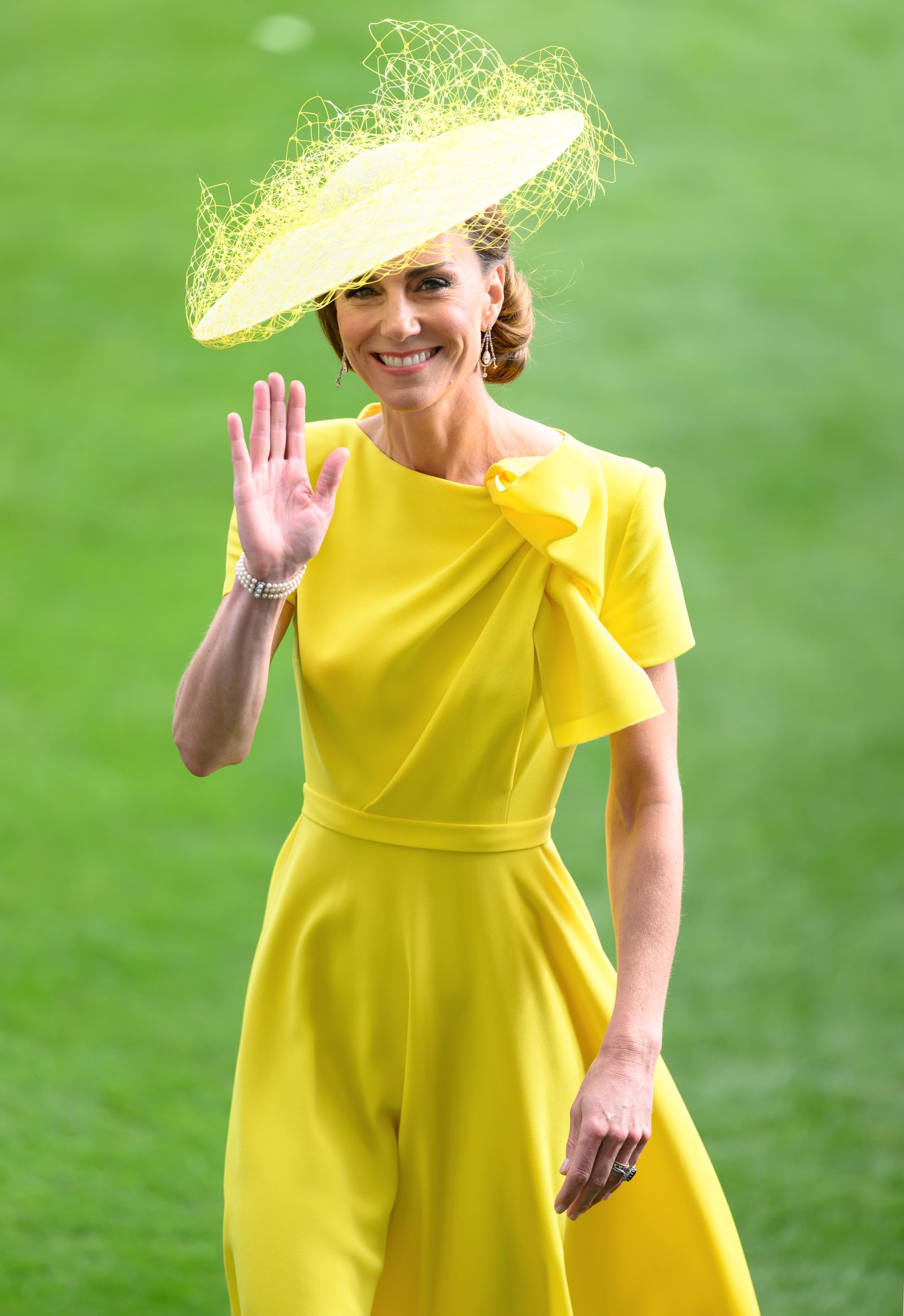 Vương phi Kate nói gì khi bị fan nhí 