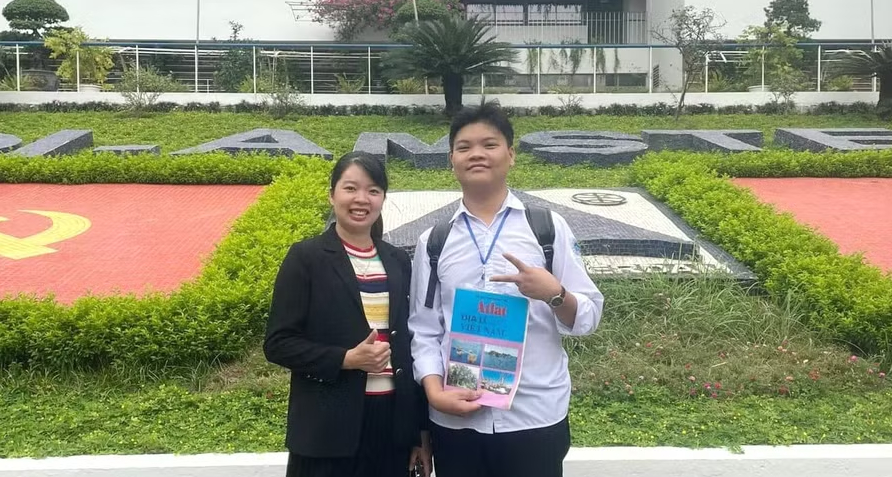 Đỗ Chí Tiến, học sinh lớp 12A2, đoạt giải Ba HSG Quốc gia ở môn Địa lý