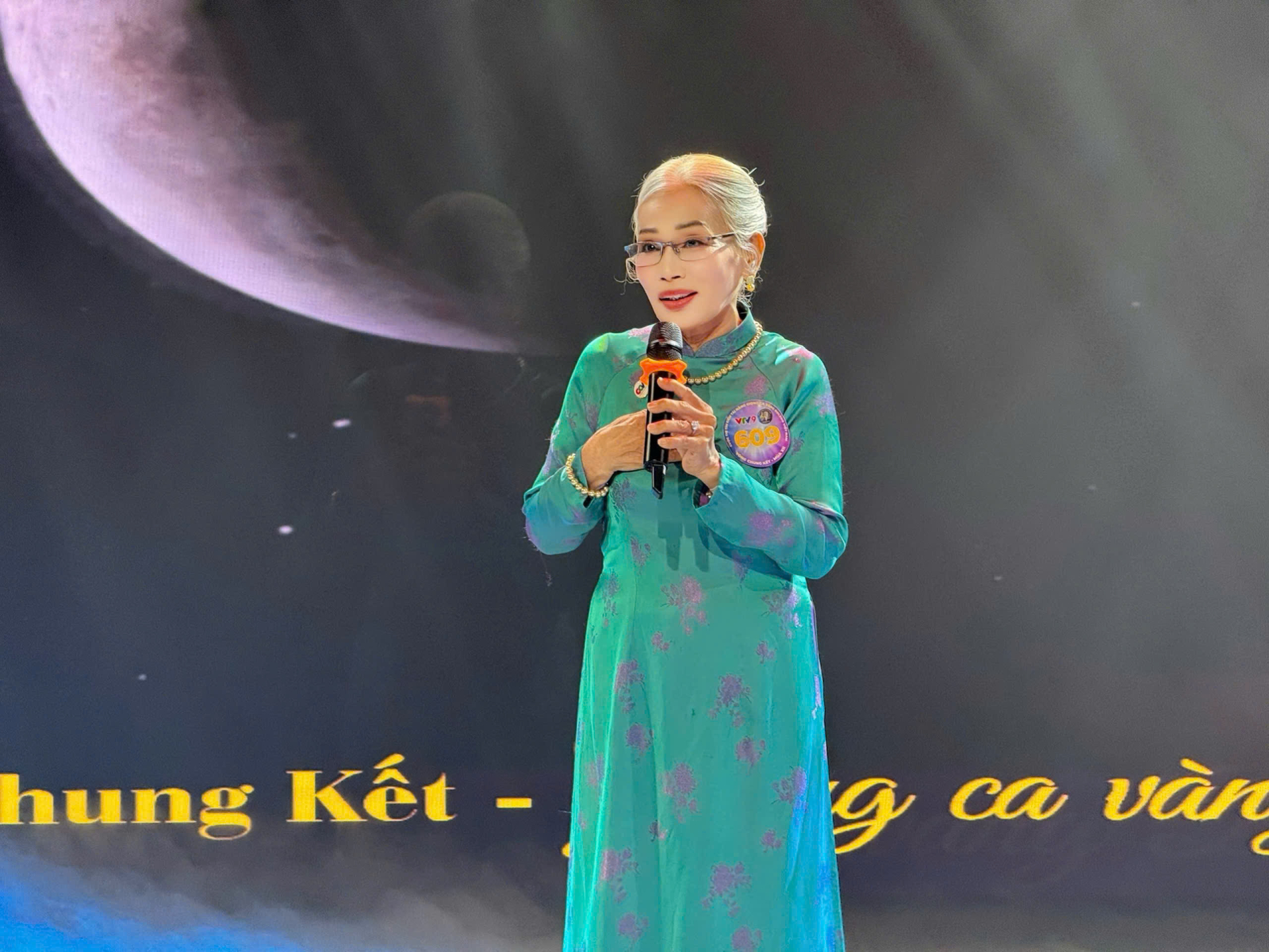 Thí sinh lớn tuổi nhất Phạm Ánh Phương đạt giải Á quân Giọng ca vàng Bolero