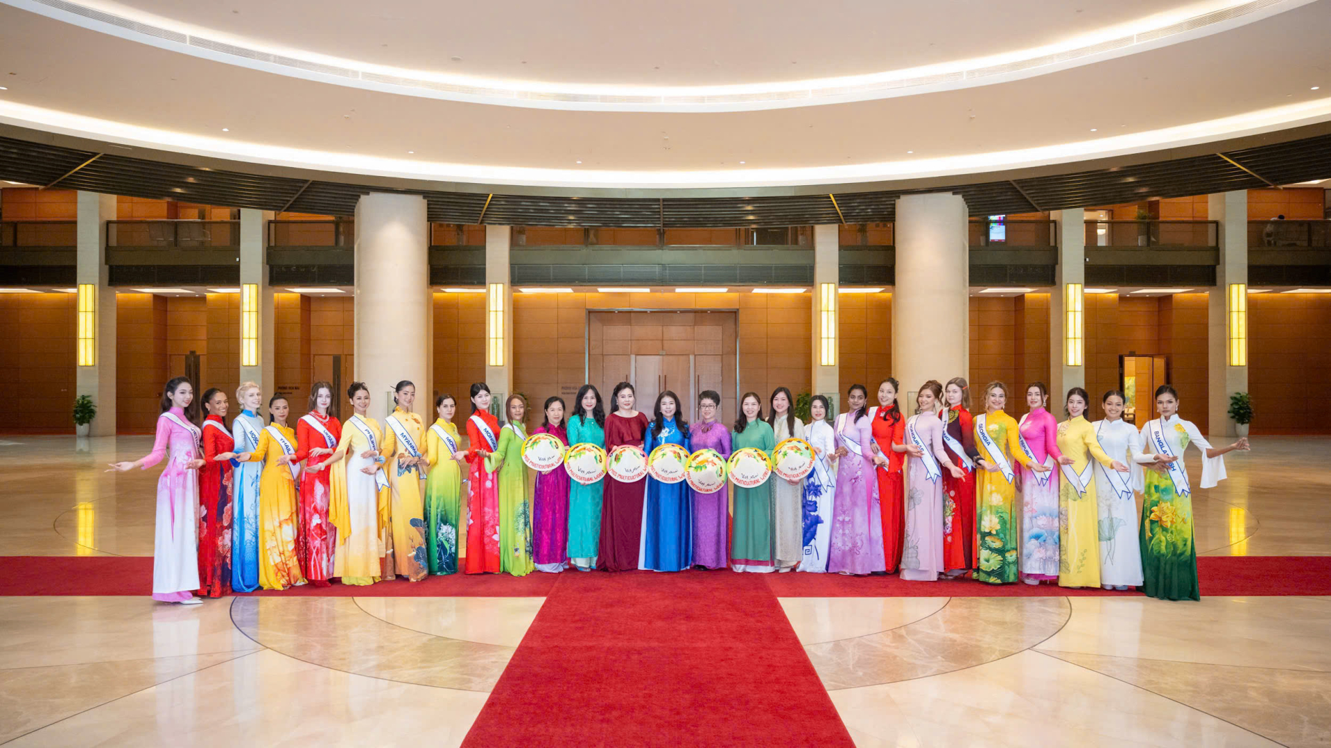 Hoa hậu Phan Kim Oanh ghi dấu ấn với hành trình văn hóa của Miss Multicultural World 2026