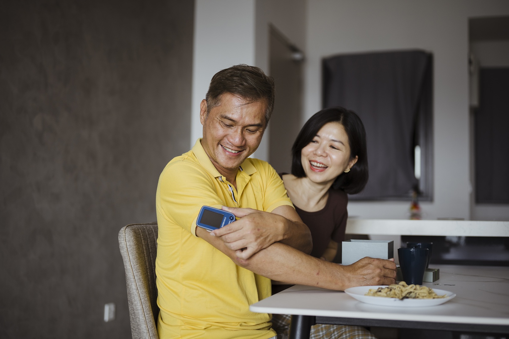FreeStyle Libre 2 Plus giúp quản lý đái tháo đường mà không cần trích máu ngón tay.