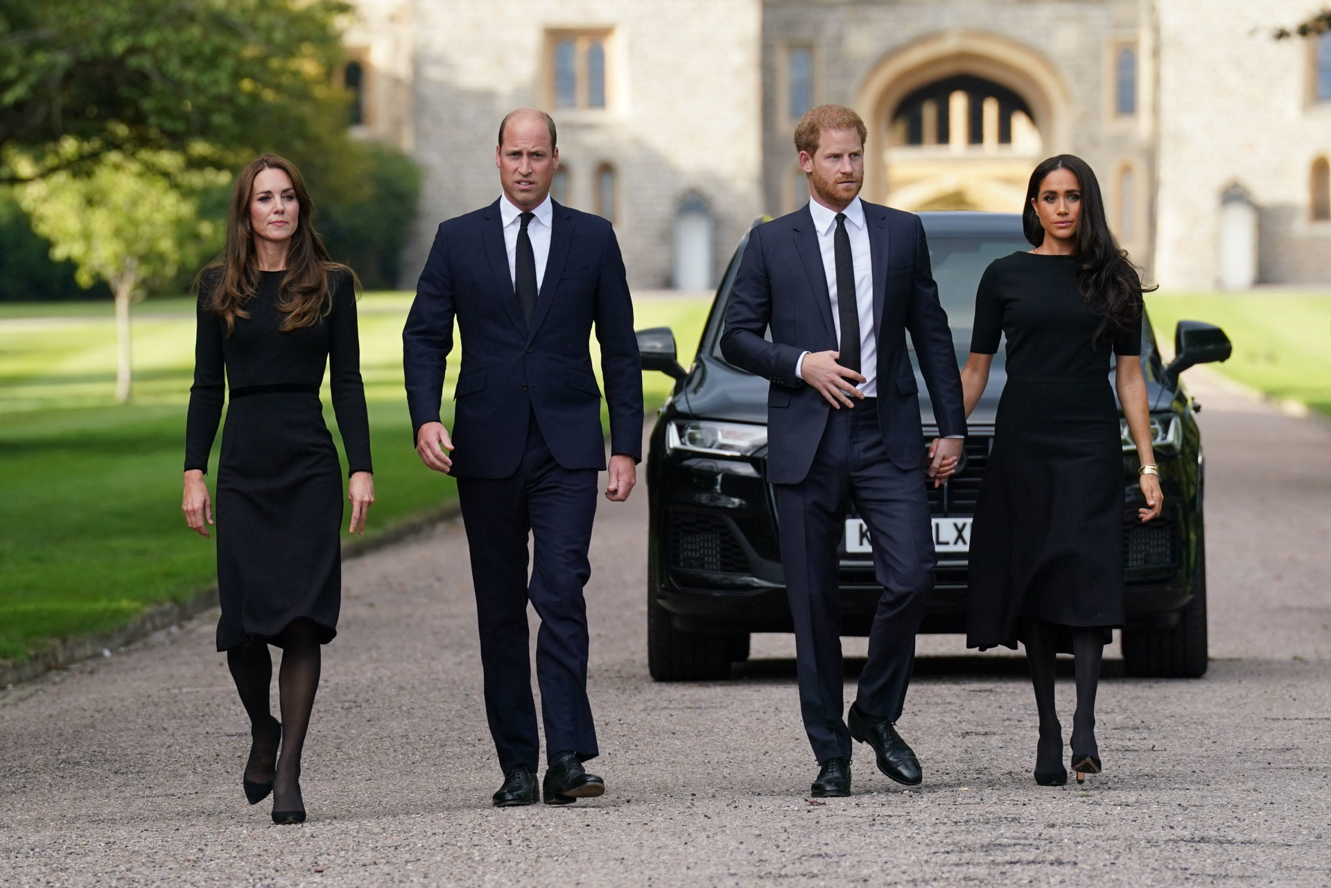 Con của Harry và Meghan sắp về Anh, nhưng vì sao cuộc đoàn tụ với con Thân vương William gần như không thể xảy ra?