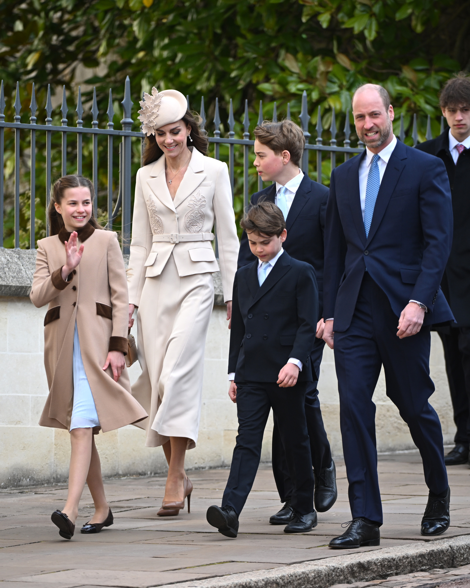 Con của Harry và Meghan sắp về Anh, nhưng vì sao cuộc đoàn tụ với con Thân vương William gần như không thể xảy ra?
